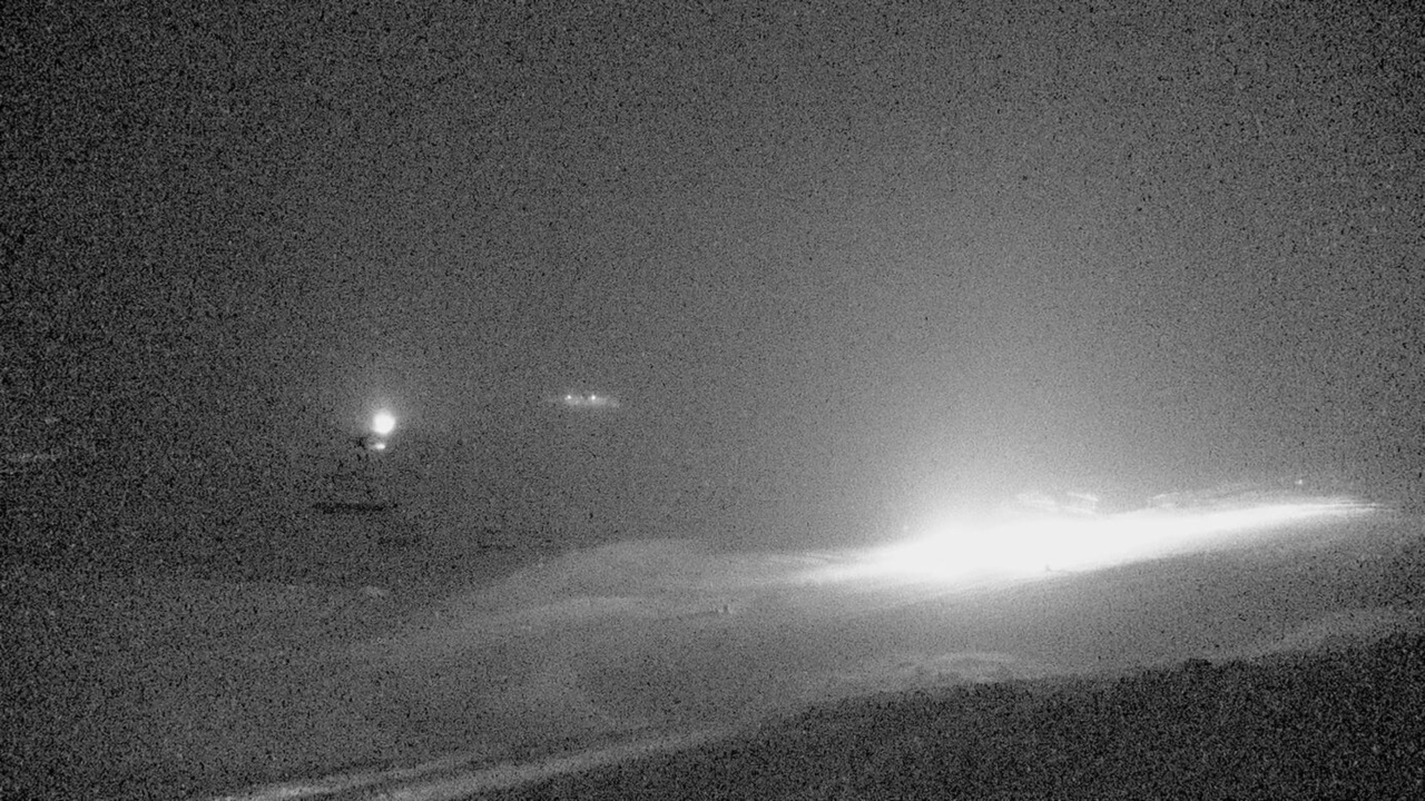 The Remarkables Curvey Basin snow cam captured at 6 September 2026 at 11:30 pm NZST