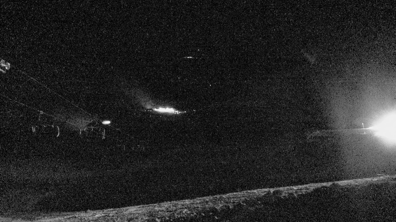 The Remarkables Curvey Basin snow cam captured at 7 September 2026 at 9:44 pm NZST