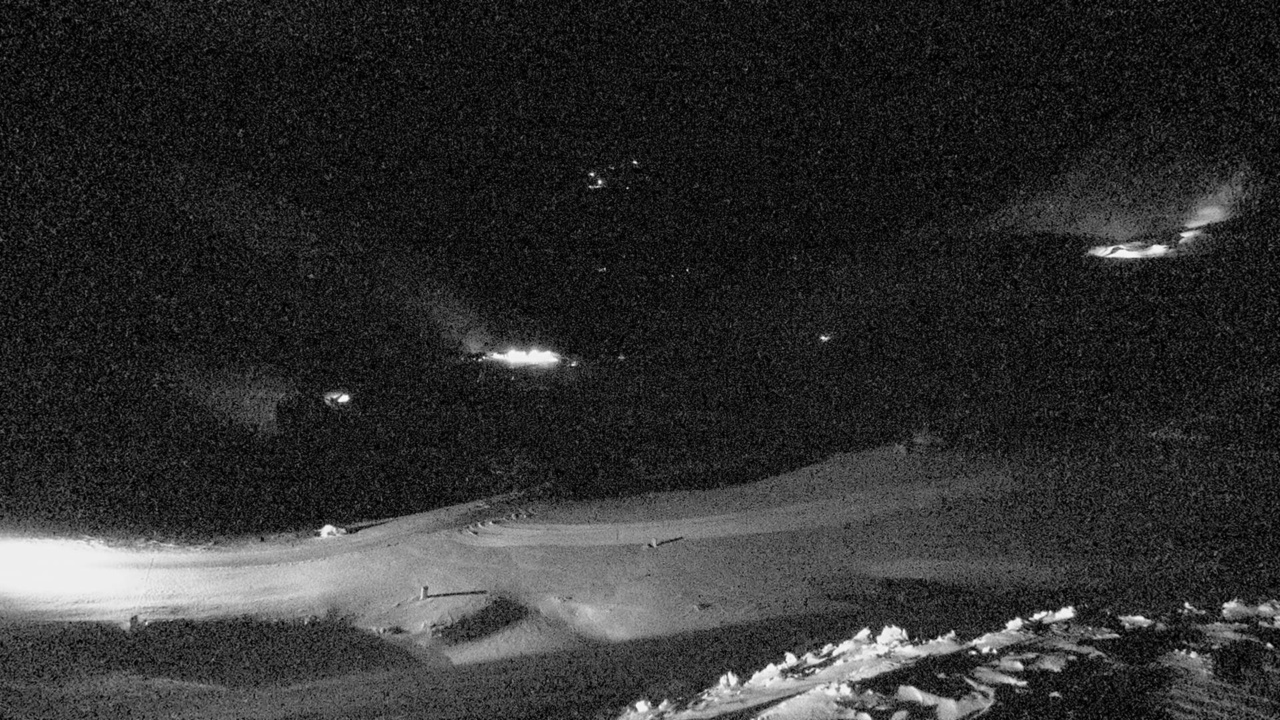 The Remarkables Curvey Basin snow cam captured at 11 September 2026 at 9:28 pm NZST