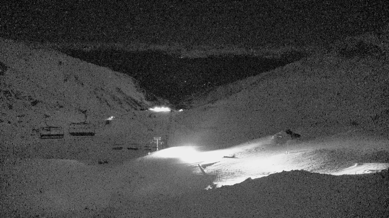 The Remarkables Curvey Basin snow cam captured at 23 September 2026 at 9:30 pm NZST