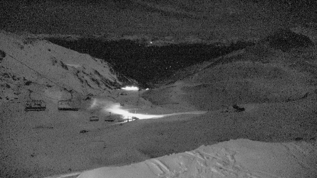 The Remarkables Curvey Basin snow cam captured at 25 September 2026 at 9:30 pm NZST