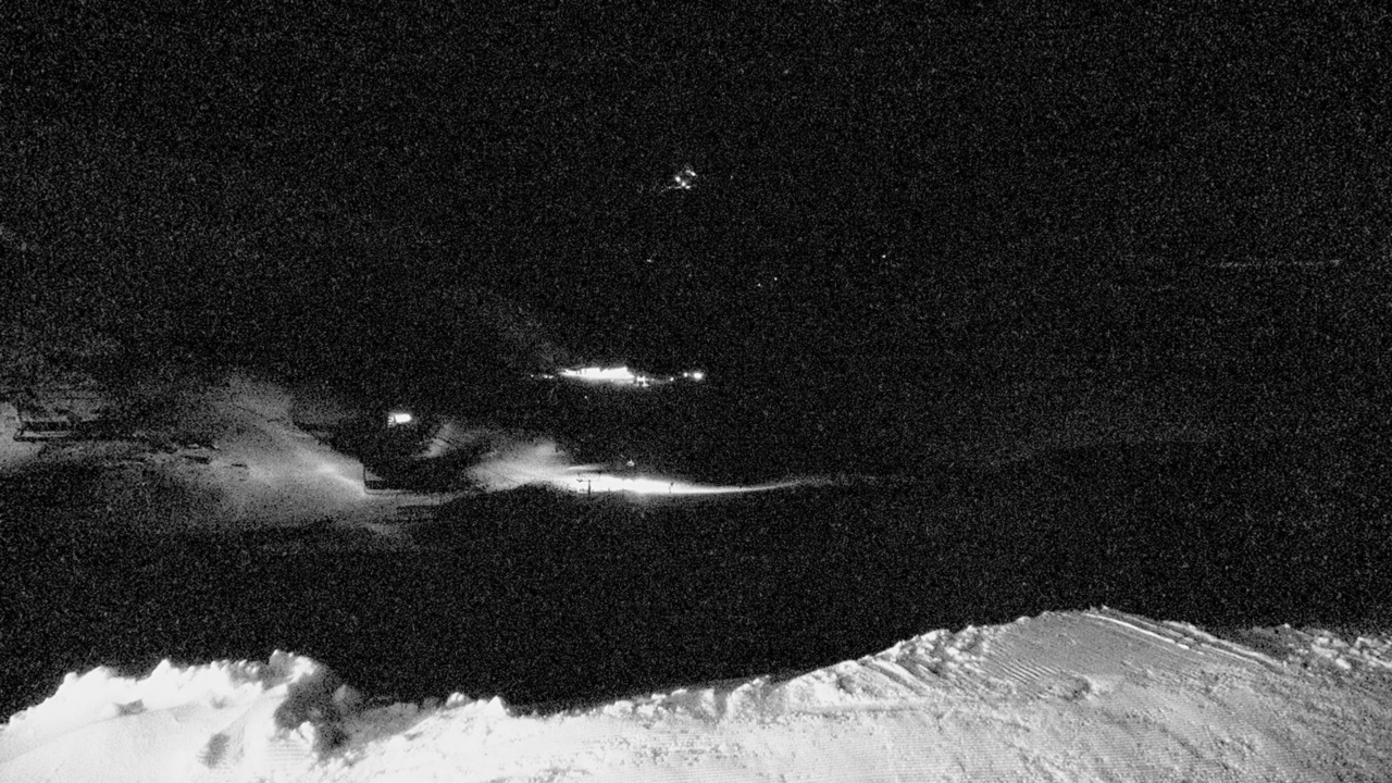 The Remarkables Curvey Basin snow cam captured at 29 September 2026 at 9:35 pm NZDT