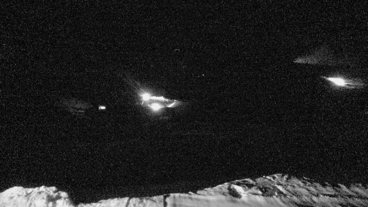 The Remarkables Curvey Basin snow cam captured at 5 October 2026 at 9:42 pm NZDT