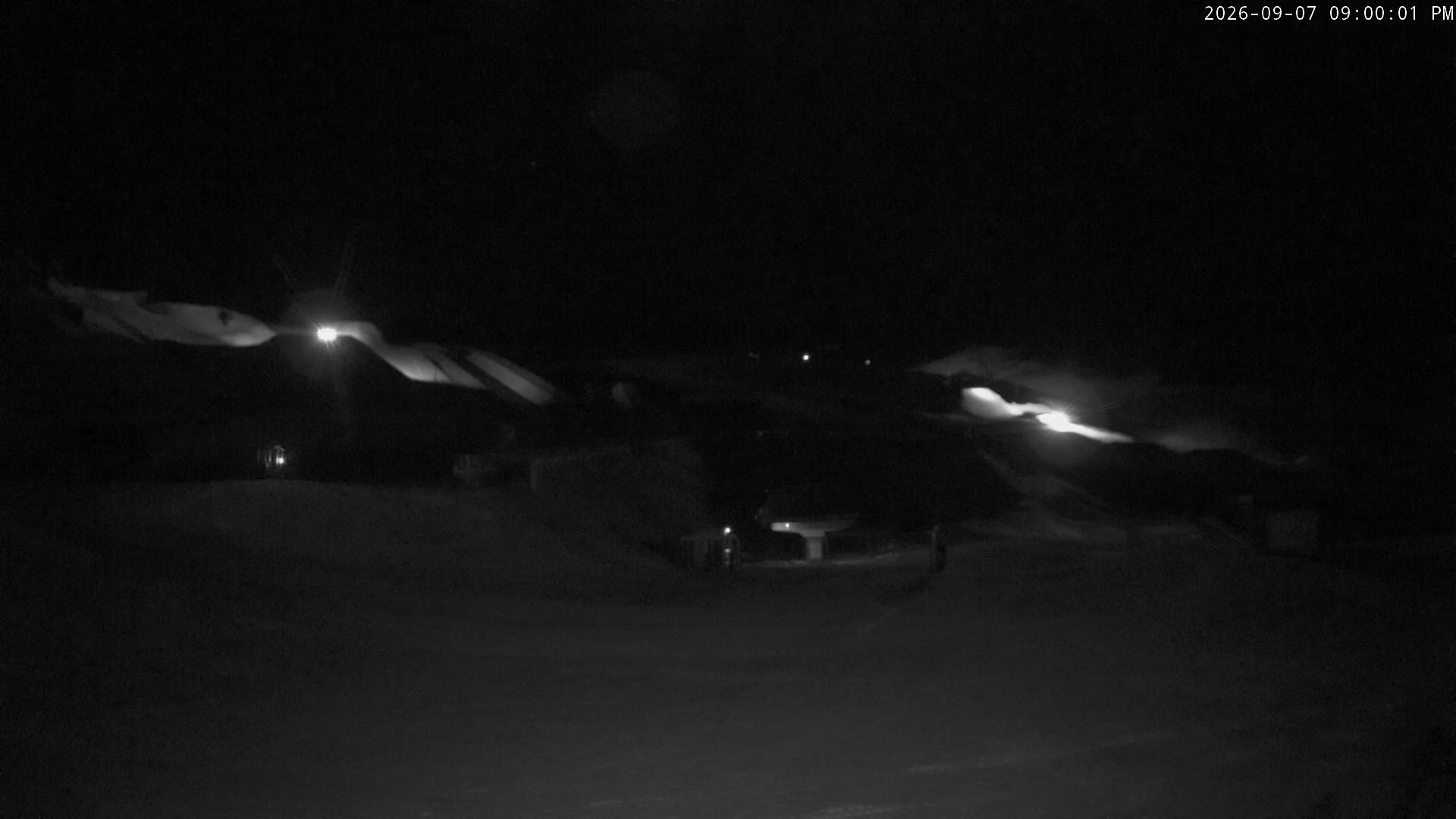 Cardrona Alpine Resort Main Basin snow cam captured at 7 September 2026 at 9:10 pm NZST