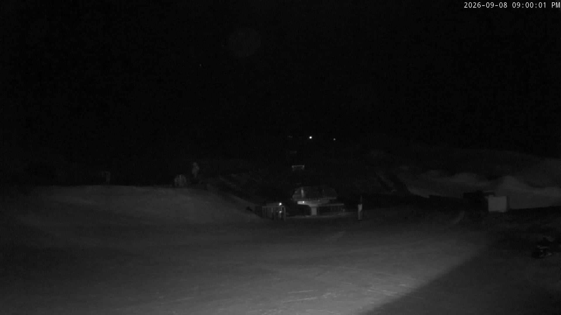 Cardrona Alpine Resort Main Basin snow cam captured at 8 September 2026 at 9:10 pm NZST