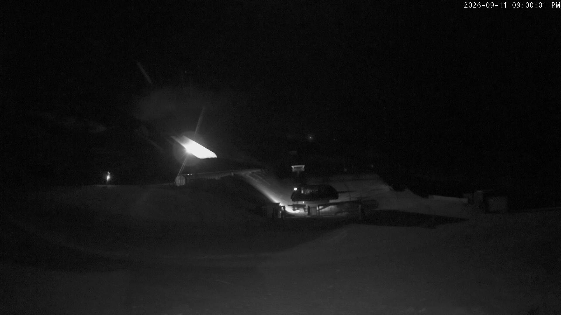 Cardrona Alpine Resort Main Basin snow cam captured at 11 September 2026 at 9:09 pm NZST