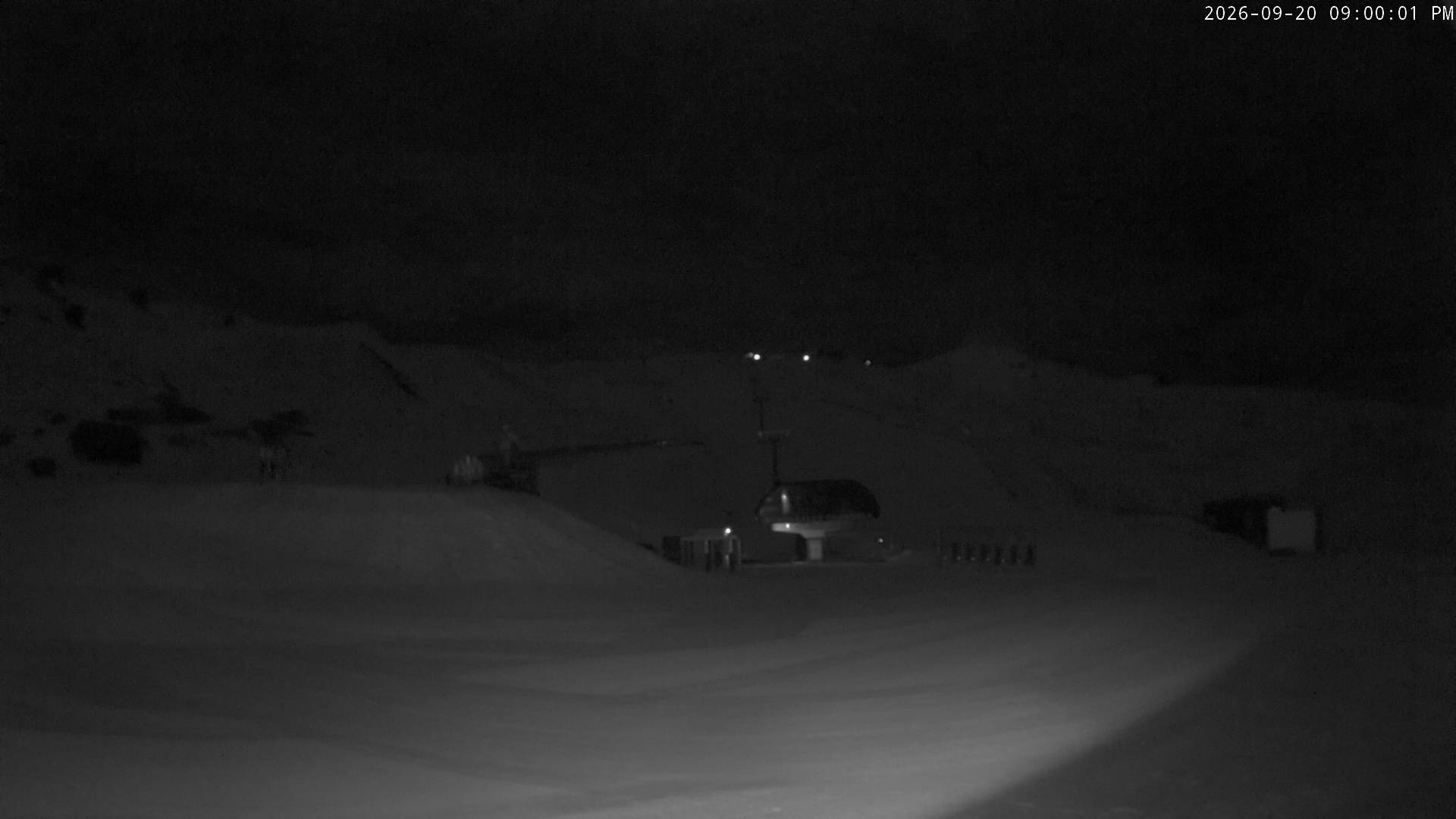 Cardrona Alpine Resort Main Basin snow cam captured at 20 September 2026 at 9:02 pm NZST