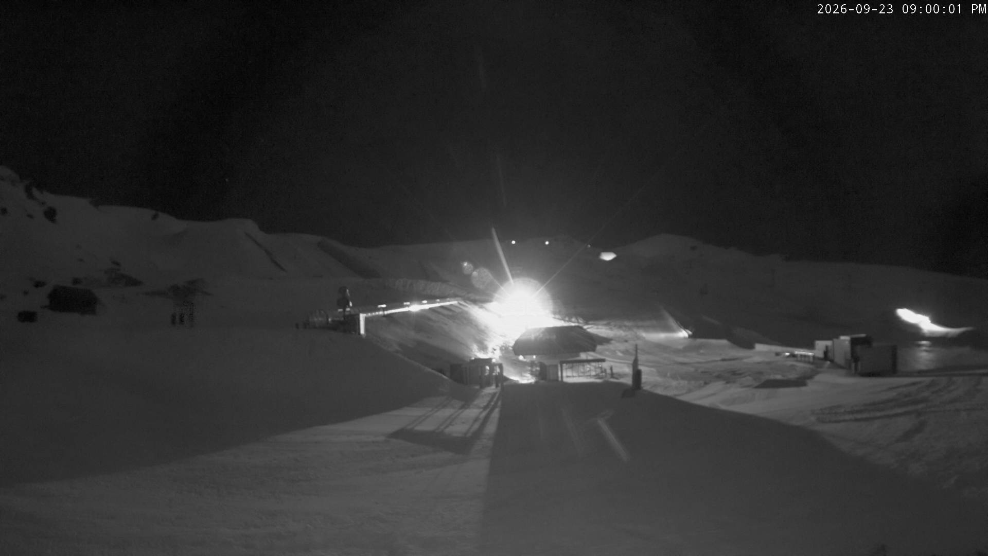 Cardrona Alpine Resort Main Basin snow cam captured at 23 September 2026 at 9:04 pm NZST