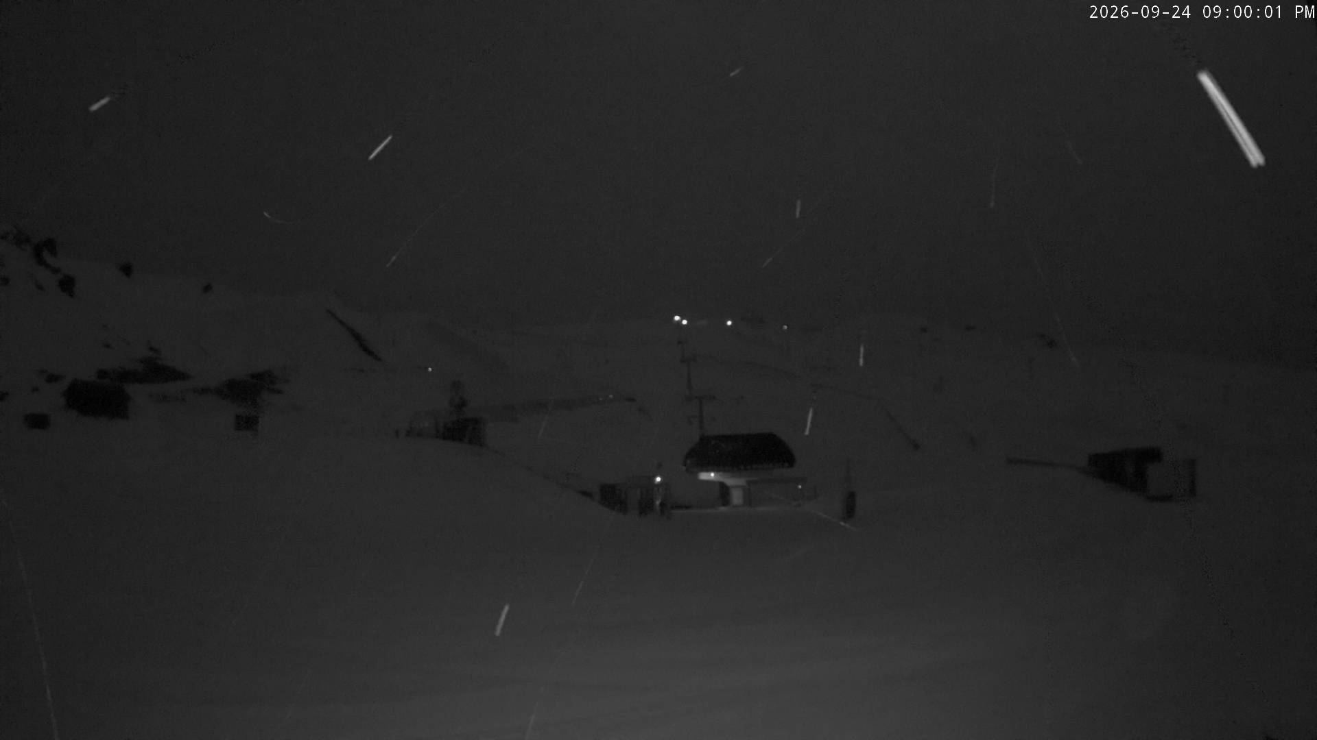 Cardrona Alpine Resort Main Basin snow cam captured at 24 September 2026 at 9:00 pm NZST