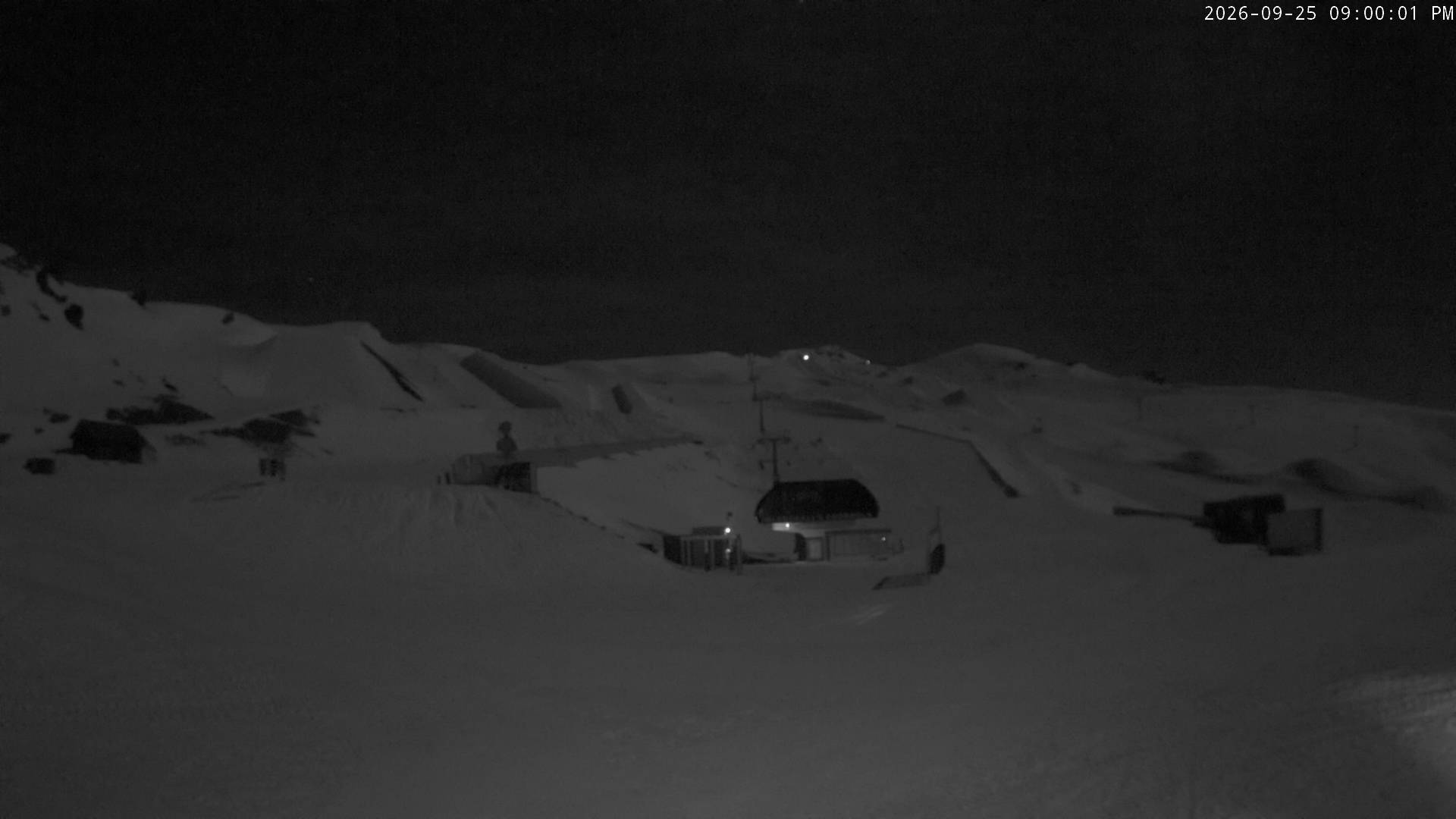 Cardrona Alpine Resort Main Basin snow cam captured at 25 September 2026 at 9:08 pm NZST
