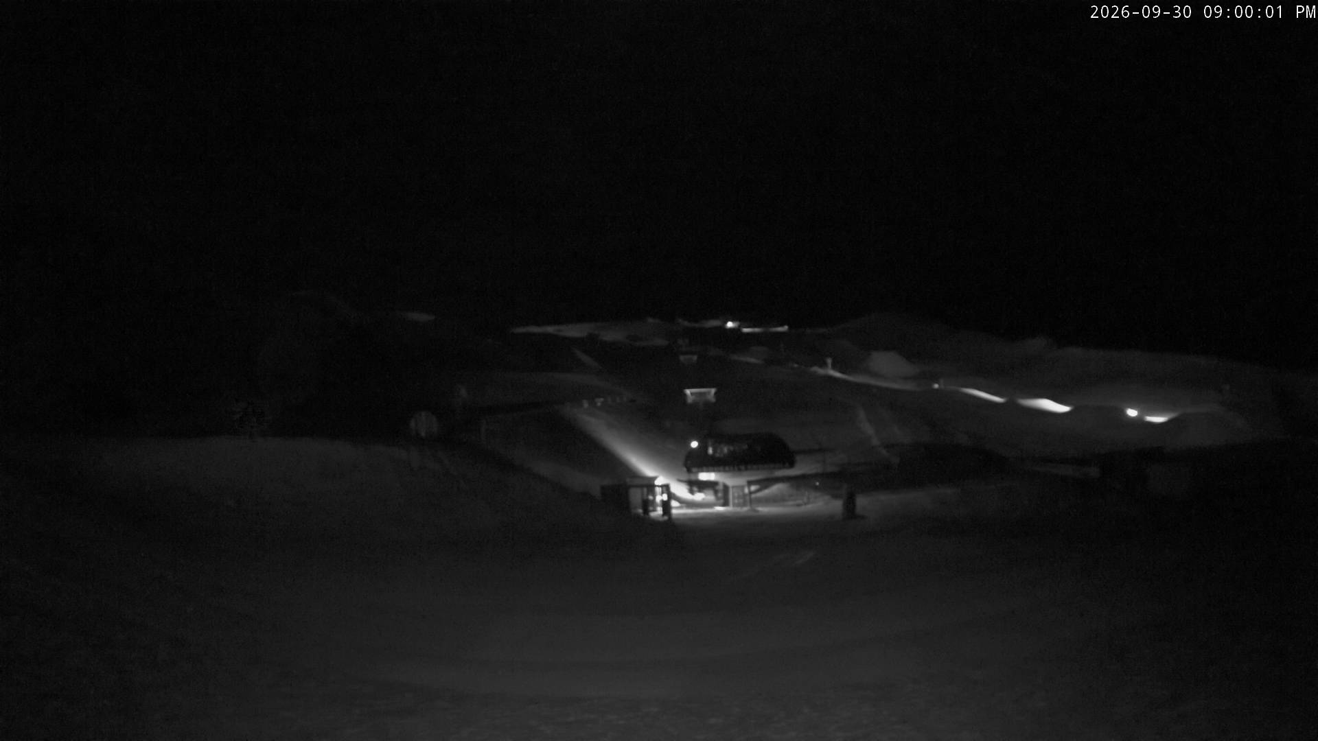 Cardrona Alpine Resort Main Basin snow cam captured at 30 September 2026 at 9:00 pm NZDT