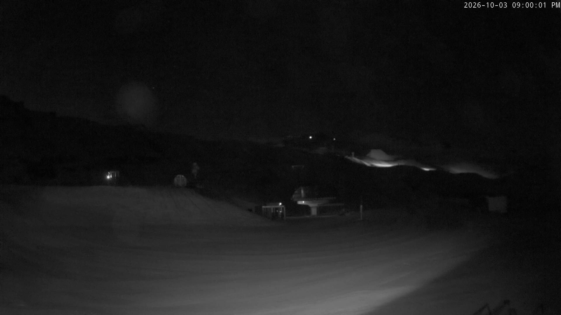 Cardrona Alpine Resort Main Basin snow cam captured at 3 October 2026 at 9:18 pm NZDT
