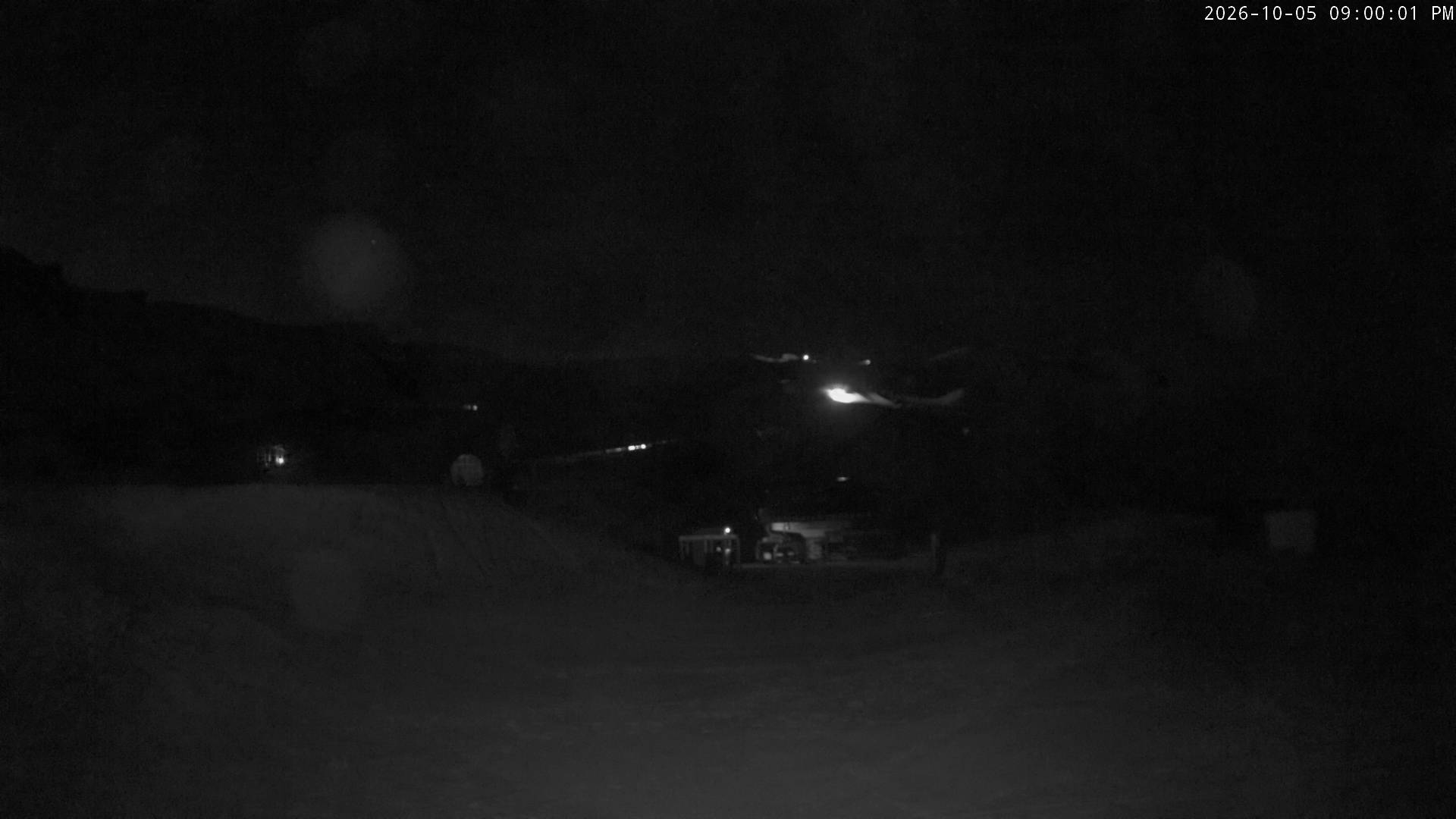 Cardrona Alpine Resort Main Basin snow cam captured at 5 October 2026 at 9:05 pm NZDT