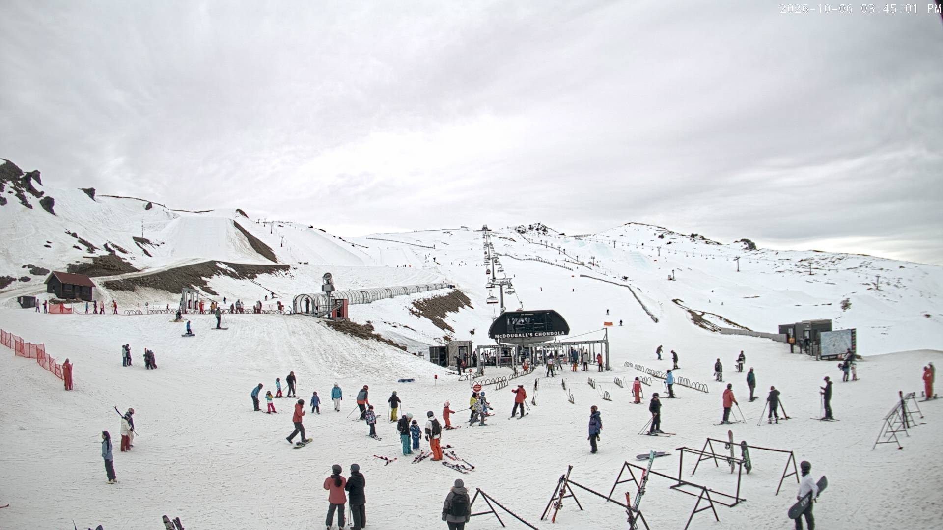 Cardrona Alpine Resort Main Basin snow cam captured at 6 October 2026 at 3:45 pm NZDT