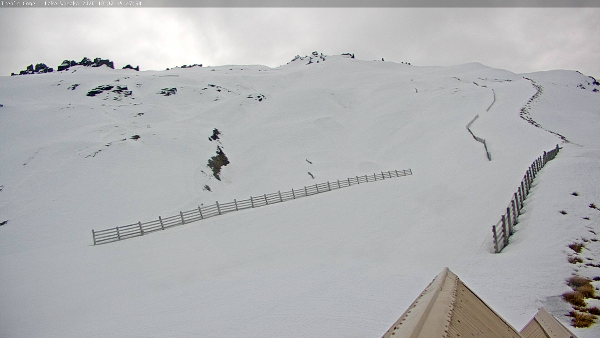 Treble Cone Saddle Basin snow cam captured at 2 October 2026 at 4:44 pm NZDT