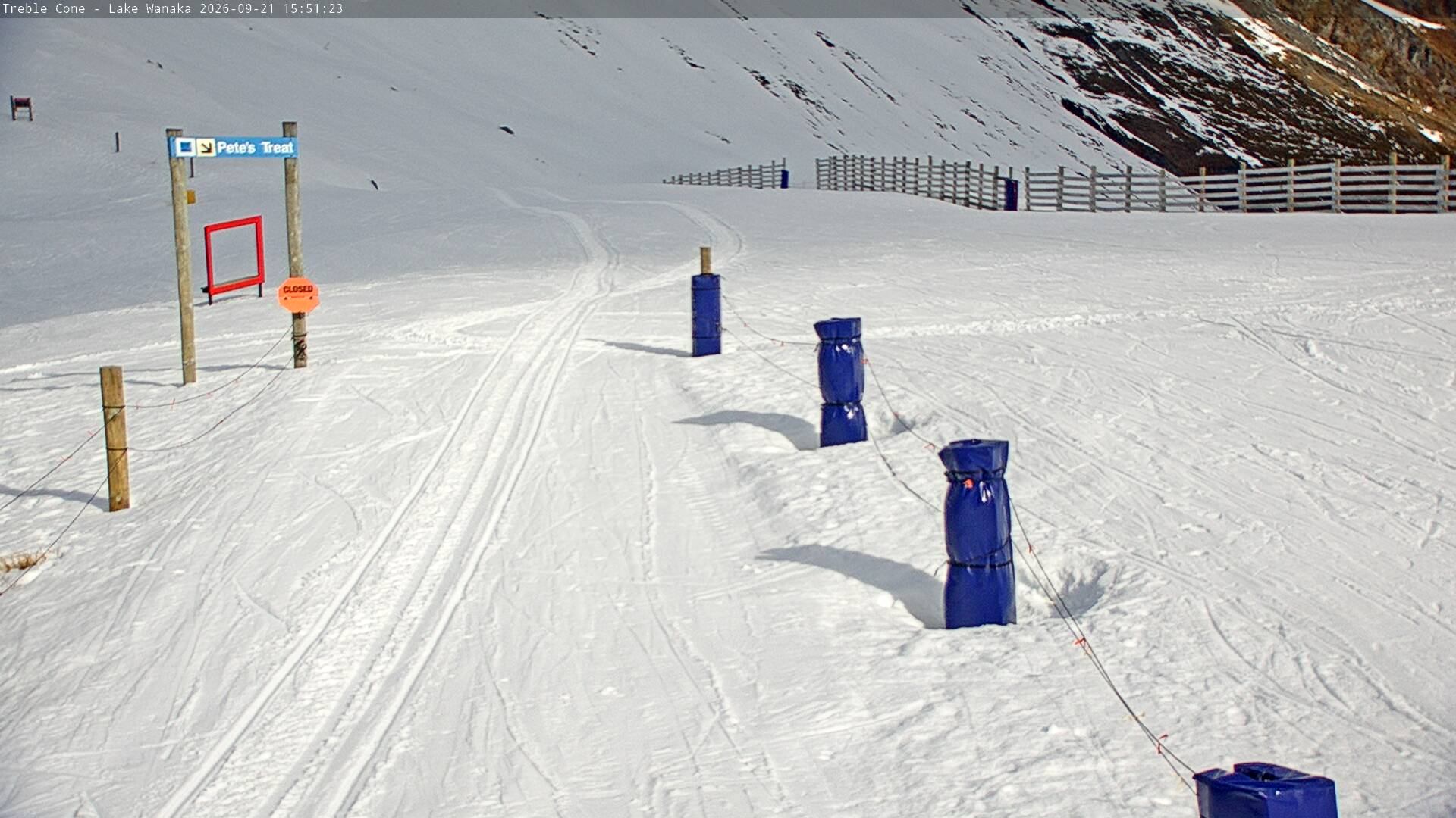 Treble Cone Saddle Gate snow cam captured at 21 September 2026 at 3:36 pm NZST