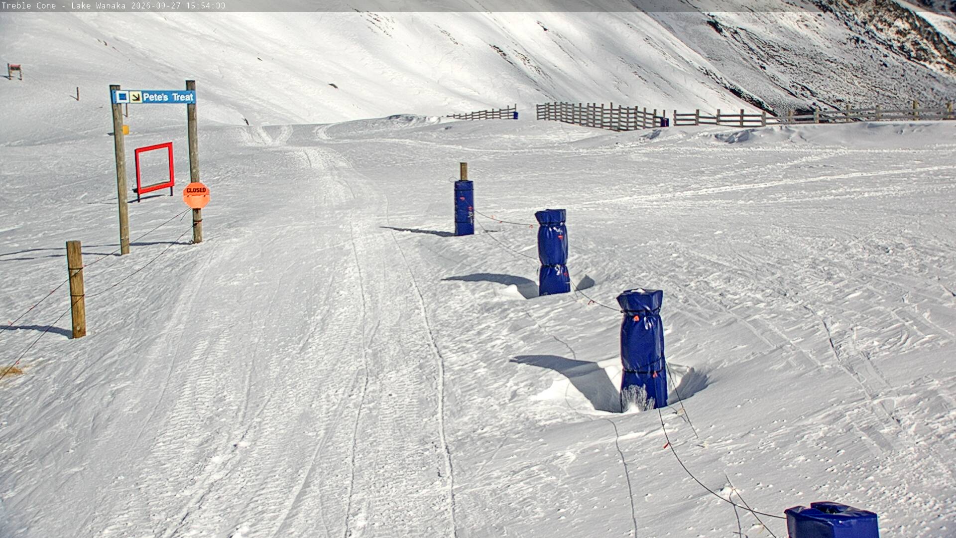 Treble Cone Saddle Gate snow cam captured at 27 September 2026 at 4:38 pm NZDT