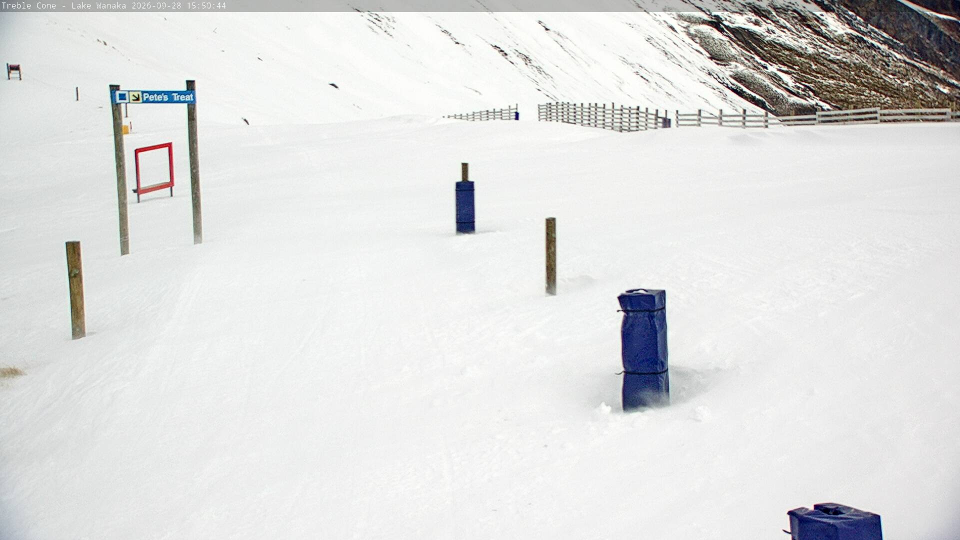Treble Cone Saddle Gate snow cam captured at 28 September 2026 at 4:37 pm NZDT