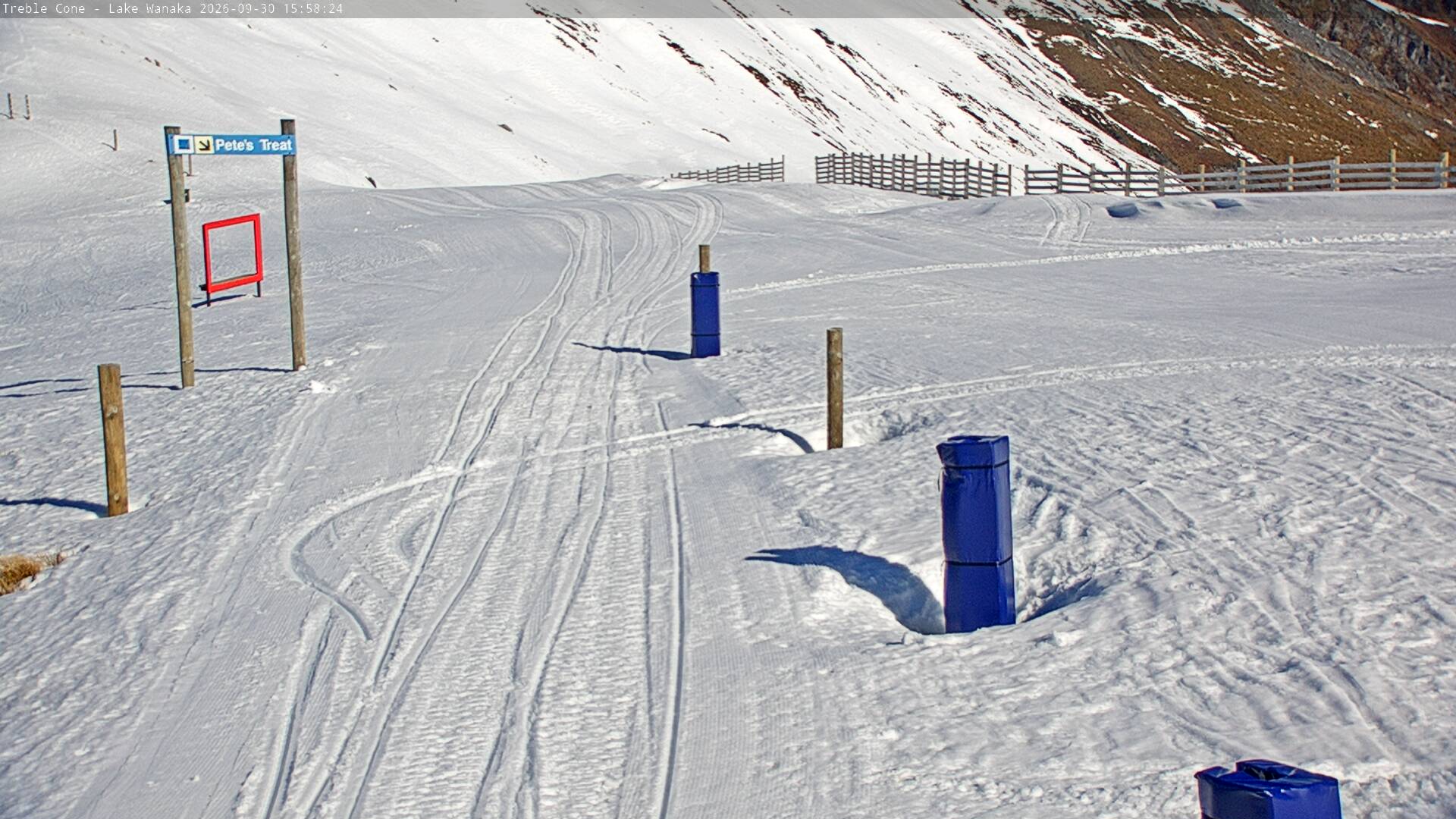 Treble Cone Saddle Gate snow cam captured at 30 September 2026 at 4:45 pm NZDT