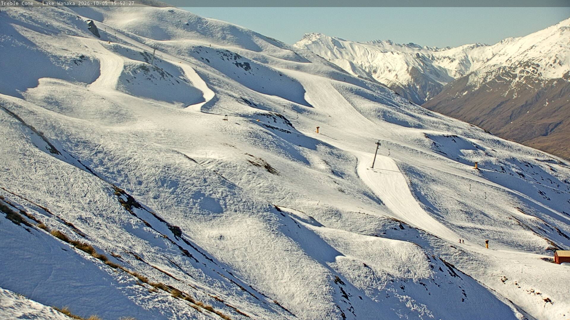 Treble Cone Home Basin Close-up snow cam captured at 5 October 2026 at 4:43 pm NZDT