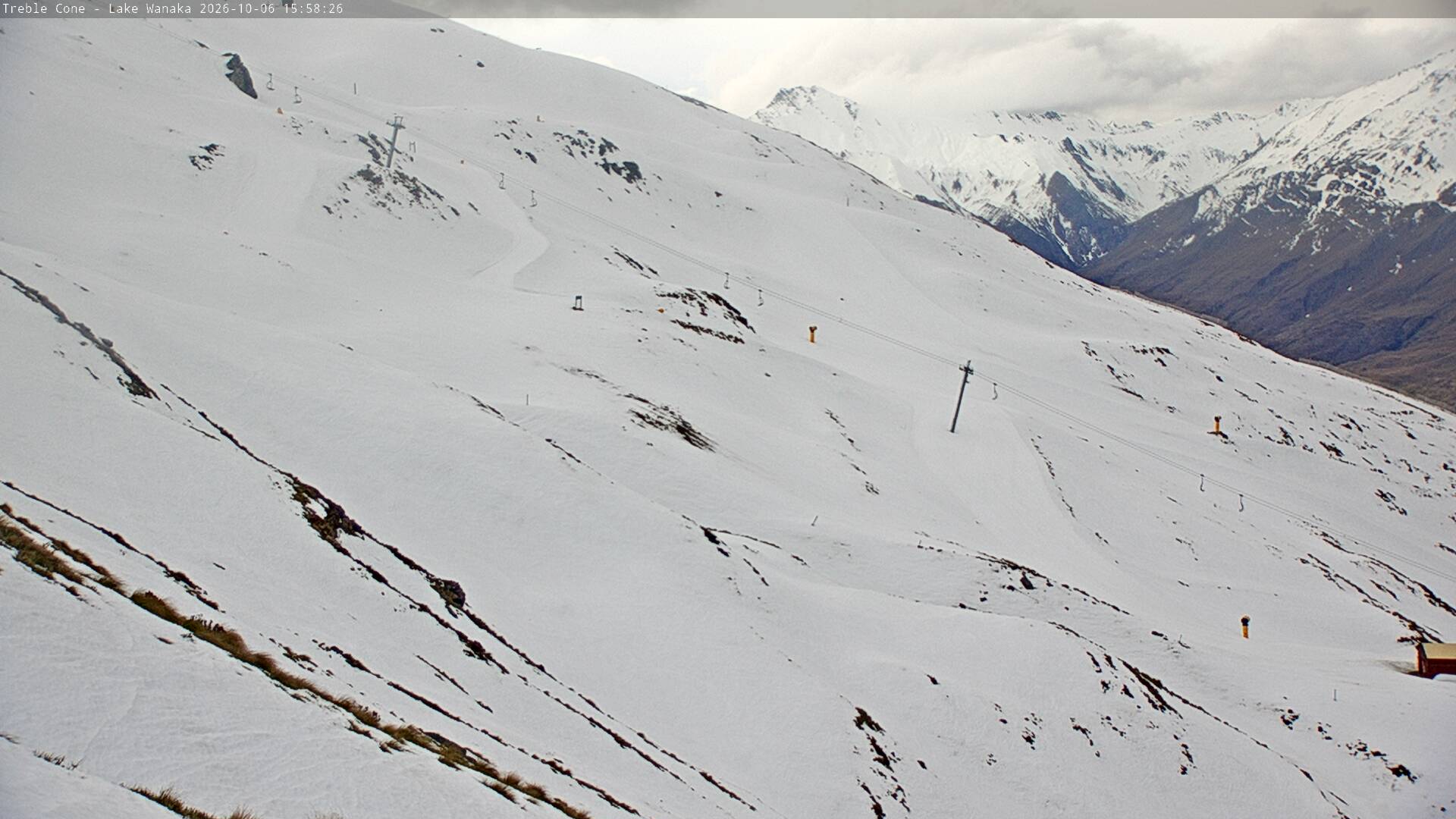 Treble Cone Home Basin Close-up snow cam captured at 6 October 2026 at 4:48 pm NZDT