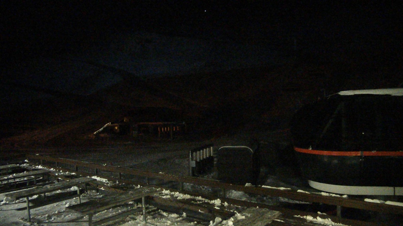 Mt Hutt Base Area snow cam captured at 10 September 2026 at 11:57 pm NZST