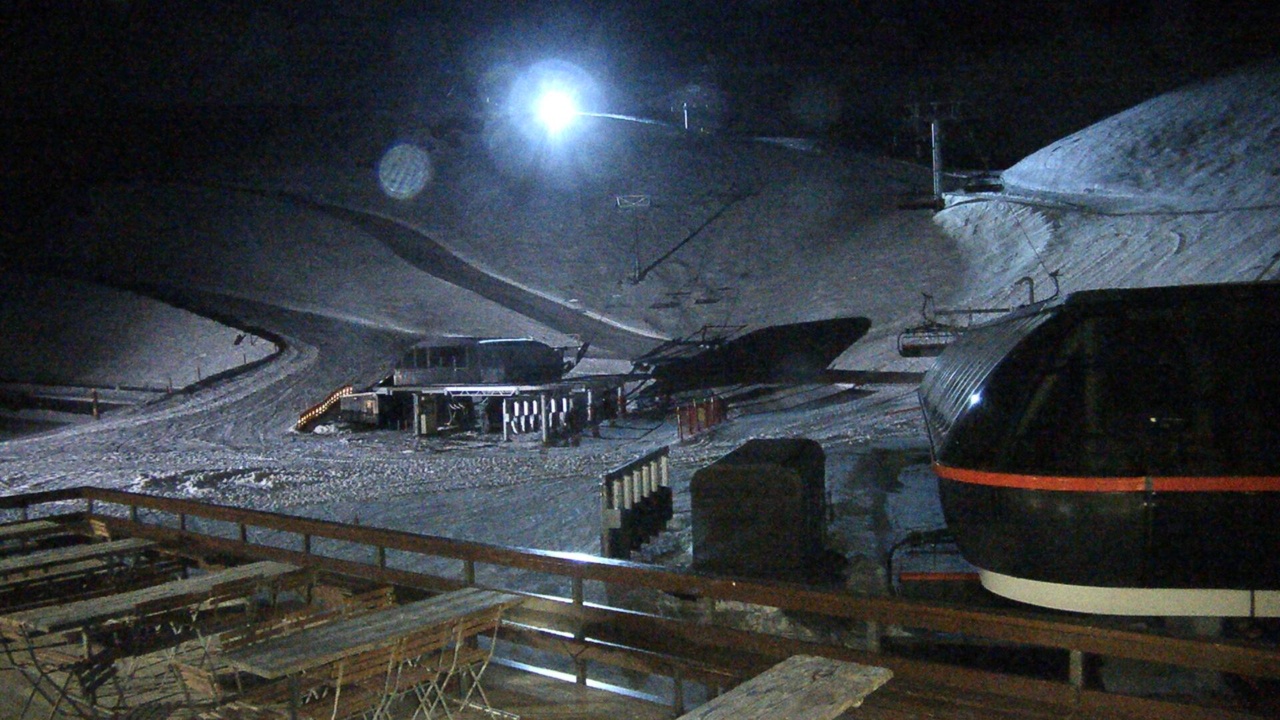 Mt Hutt Base Area snow cam captured at 14 September 2026 at 11:52 pm NZST