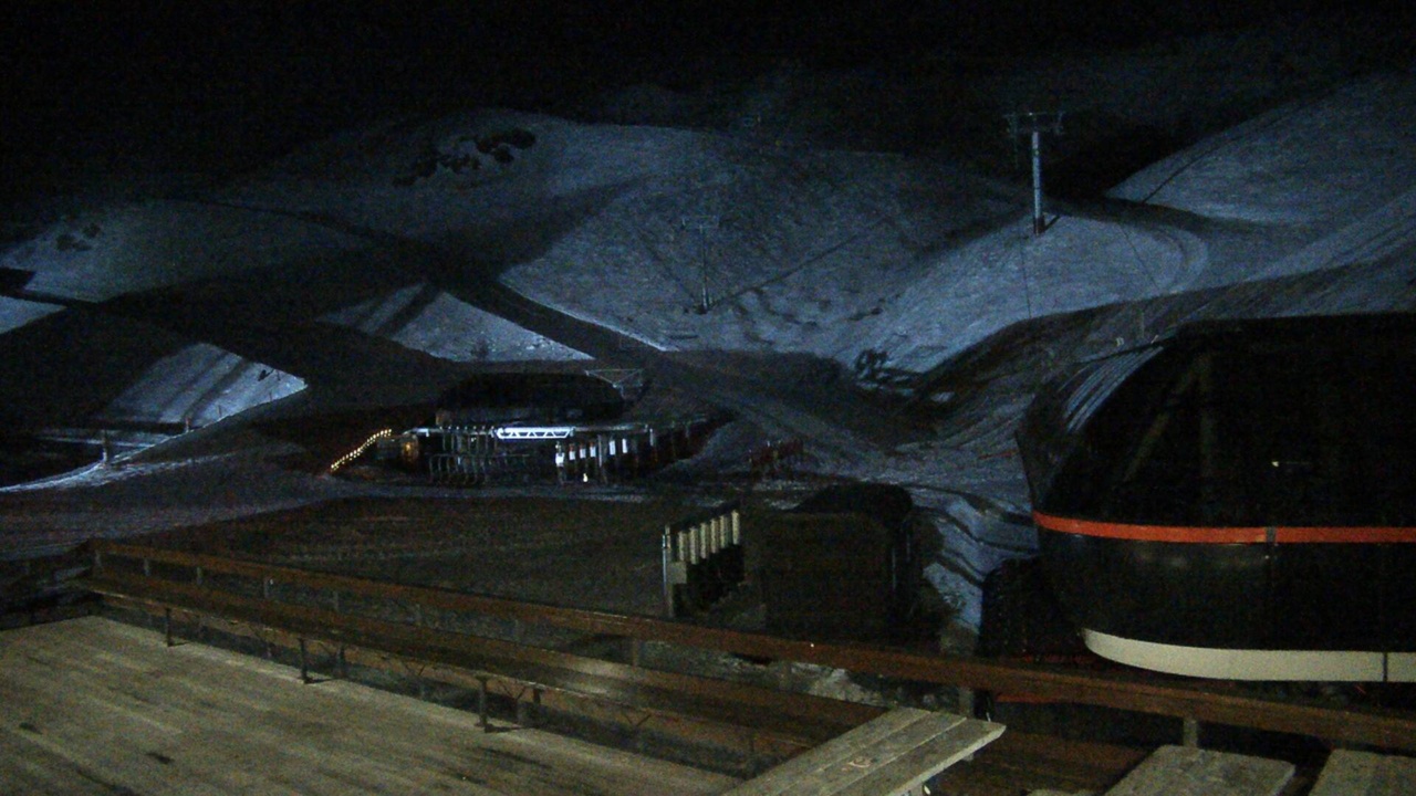 Mt Hutt Base Area snow cam captured at 18 September 2026 at 11:48 pm NZST