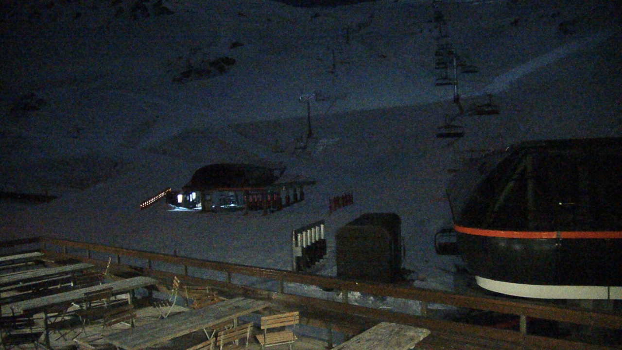 Mt Hutt Base Area snow cam captured at 24 September 2026 at 11:59 pm NZST
