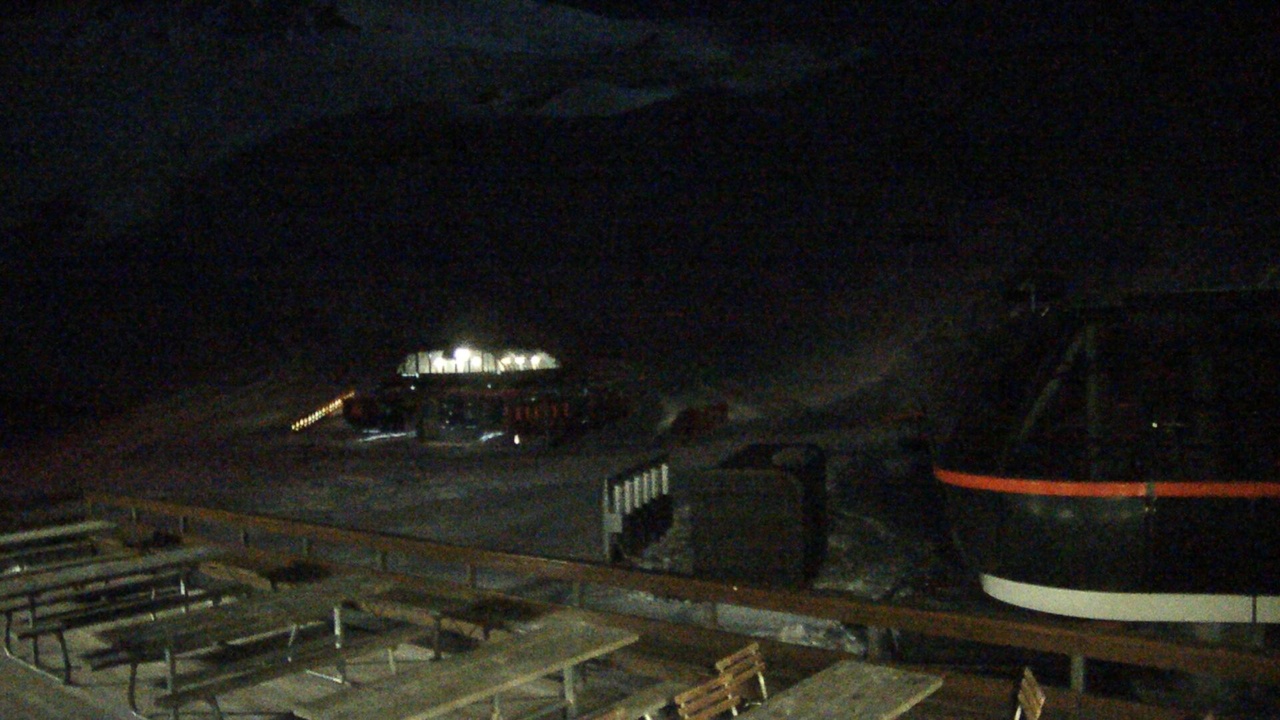 Mt Hutt Base Area snow cam captured at 28 September 2026 at 11:58 pm NZDT