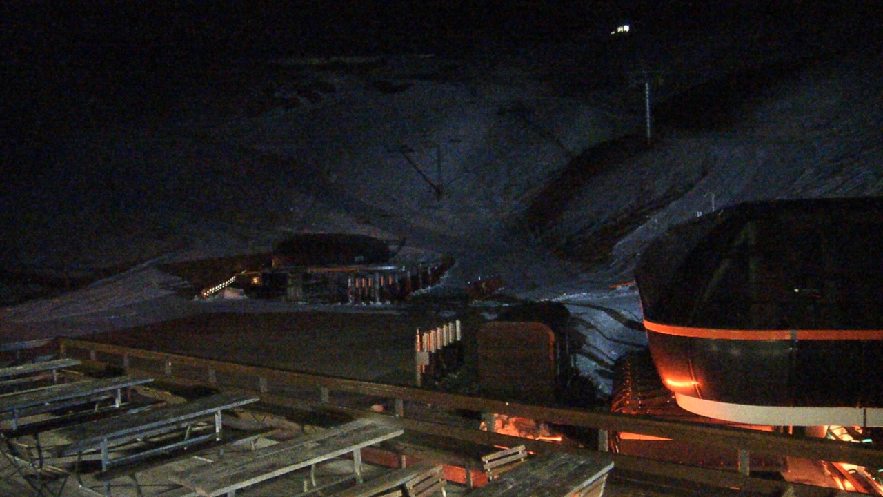 Mt Hutt Base Area snow cam captured at 2 October 2026 at 11:52 pm NZDT