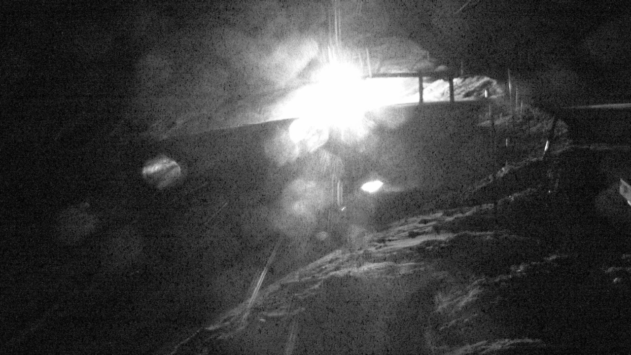 Mt Hutt South Peak snow cam captured at 9 September 2026 at 9:02 pm NZST