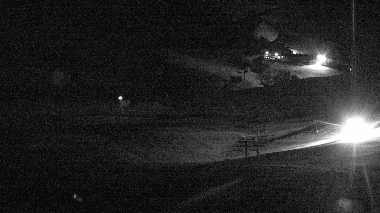 Mt Hutt Inner Basin snow cam captured at 14 September 2026 at 9:03 pm NZST