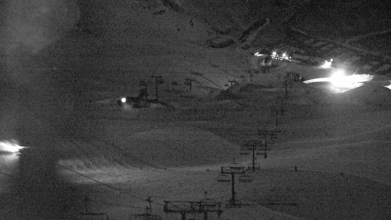 Mt Hutt Inner Basin snow cam captured at 25 September 2026 at 9:04 pm NZST
