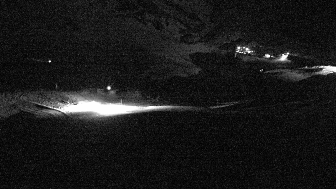 Mt Hutt Inner Basin snow cam captured at 5 October 2026 at 9:01 pm NZDT