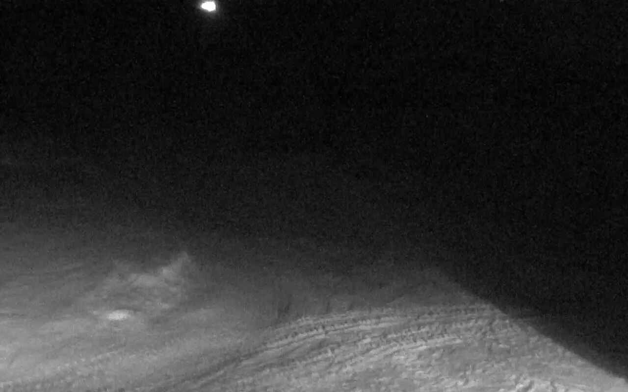 Tūroa The Giant snow cam captured at 12 September 2026 at 11:57 pm NZST
