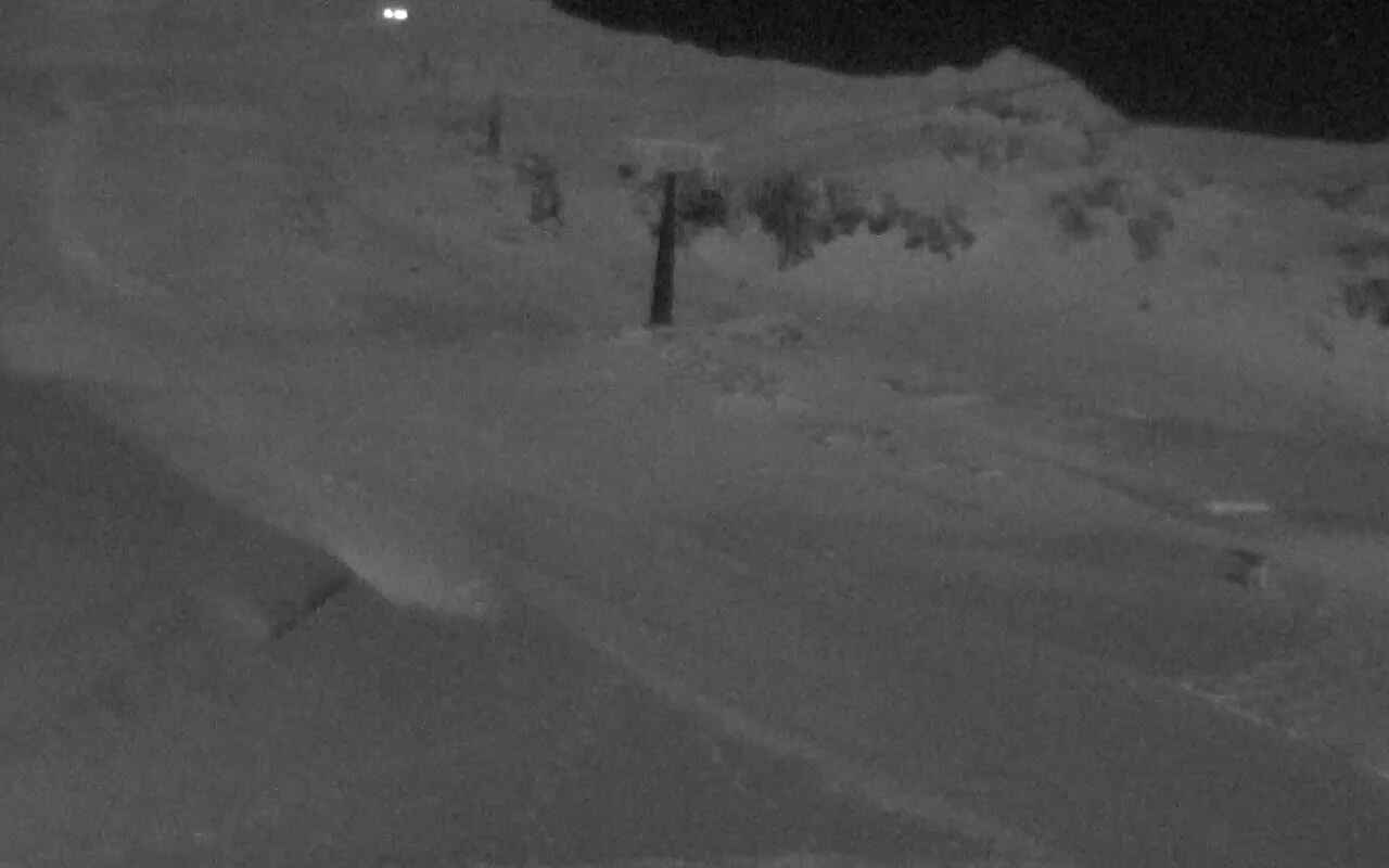 Tūroa The Giant snow cam captured at 20 September 2026 at 11:56 pm NZST