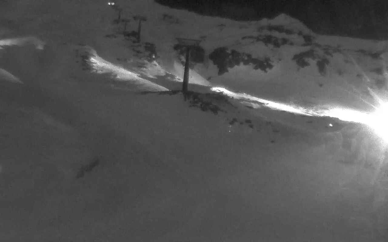 Tūroa The Giant snow cam captured at 22 September 2026 at 11:57 pm NZST