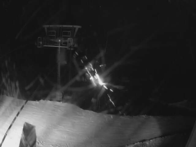 Tūroa High Noon Return snow cam captured at 2 October 2026 at 11:55 pm NZDT