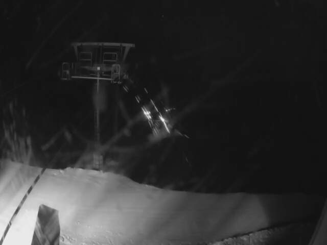 Tūroa High Noon Return snow cam captured at 3 October 2026 at 11:58 pm NZDT