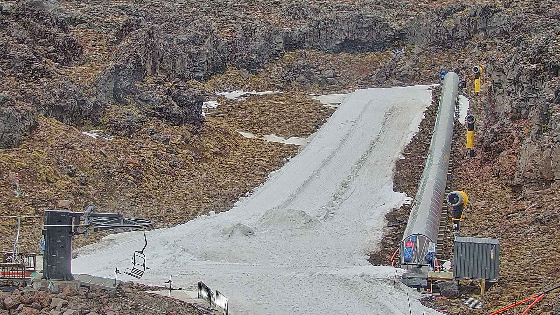 Whakapapa Snowland snow cam captured at 6 October 2026 at 5:03 pm NZDT