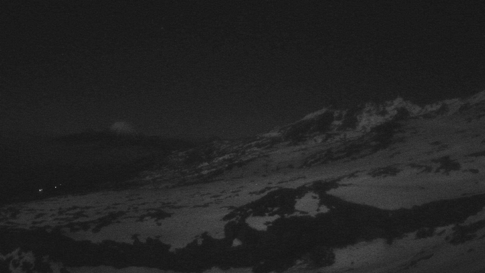 Whakapapa Far West T-Bar snow cam captured at 21 September 2026 at 11:48 pm NZST