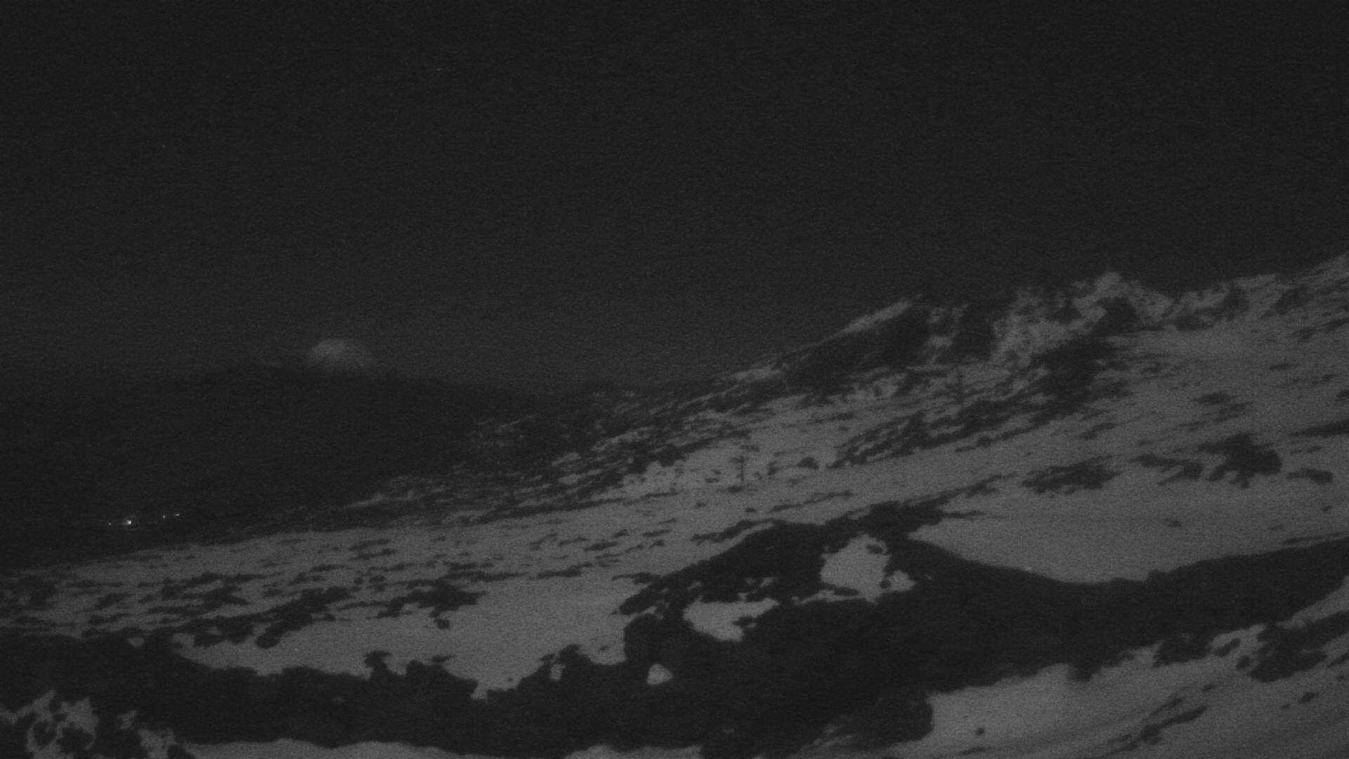 Whakapapa Far West T-Bar snow cam captured at 22 September 2026 at 11:46 pm NZST