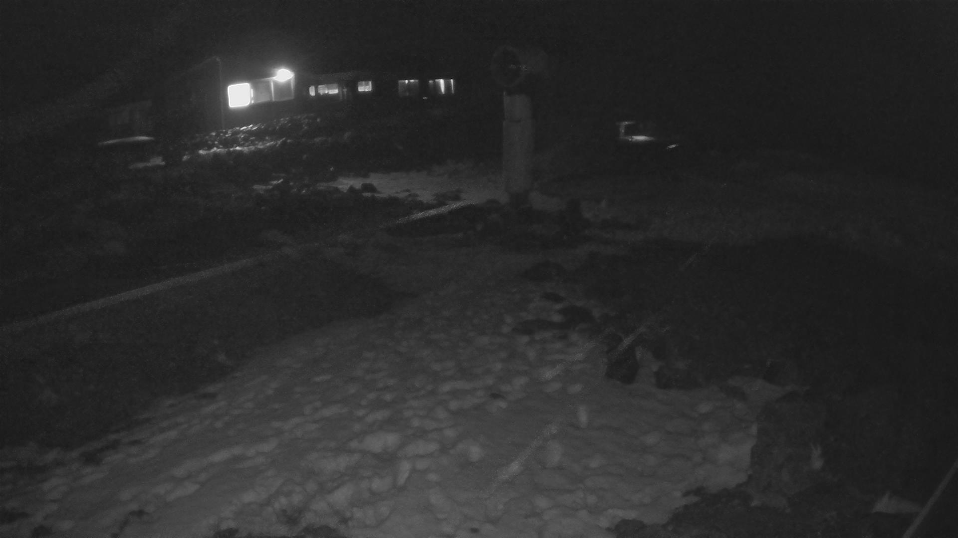 Whakapapa Hut Flat snow cam captured at 11 September 2026 at 11:45 pm NZST
