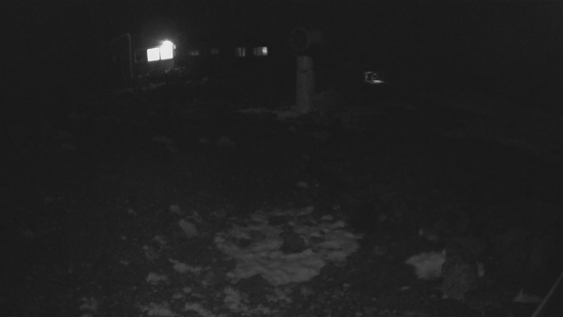 Whakapapa Hut Flat snow cam captured at 18 September 2026 at 11:51 pm NZST