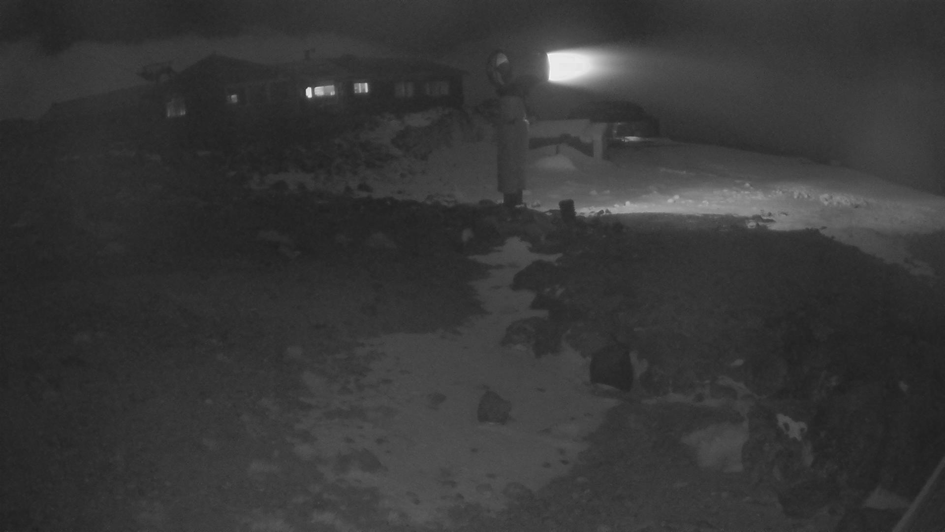Whakapapa Hut Flat snow cam captured at 24 September 2026 at 11:50 pm NZST
