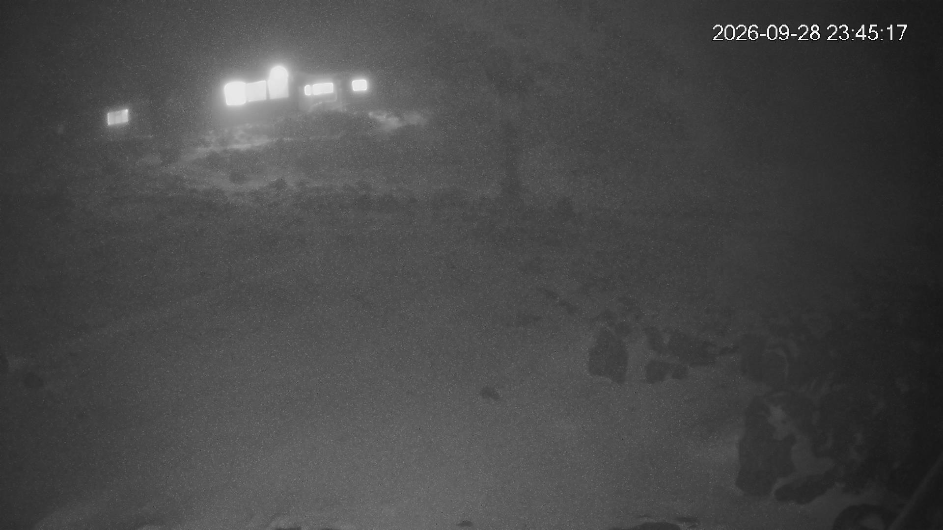 Whakapapa Hut Flat snow cam captured at 28 September 2026 at 11:48 pm NZDT