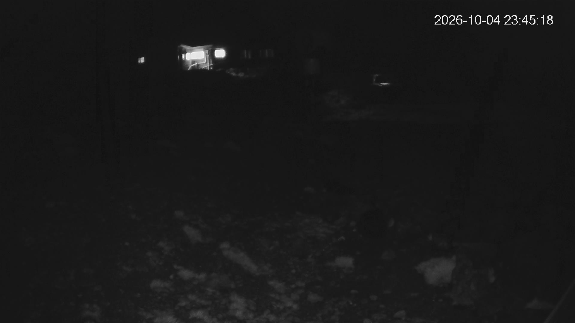 Whakapapa Hut Flat snow cam captured at 4 October 2026 at 11:47 pm NZDT