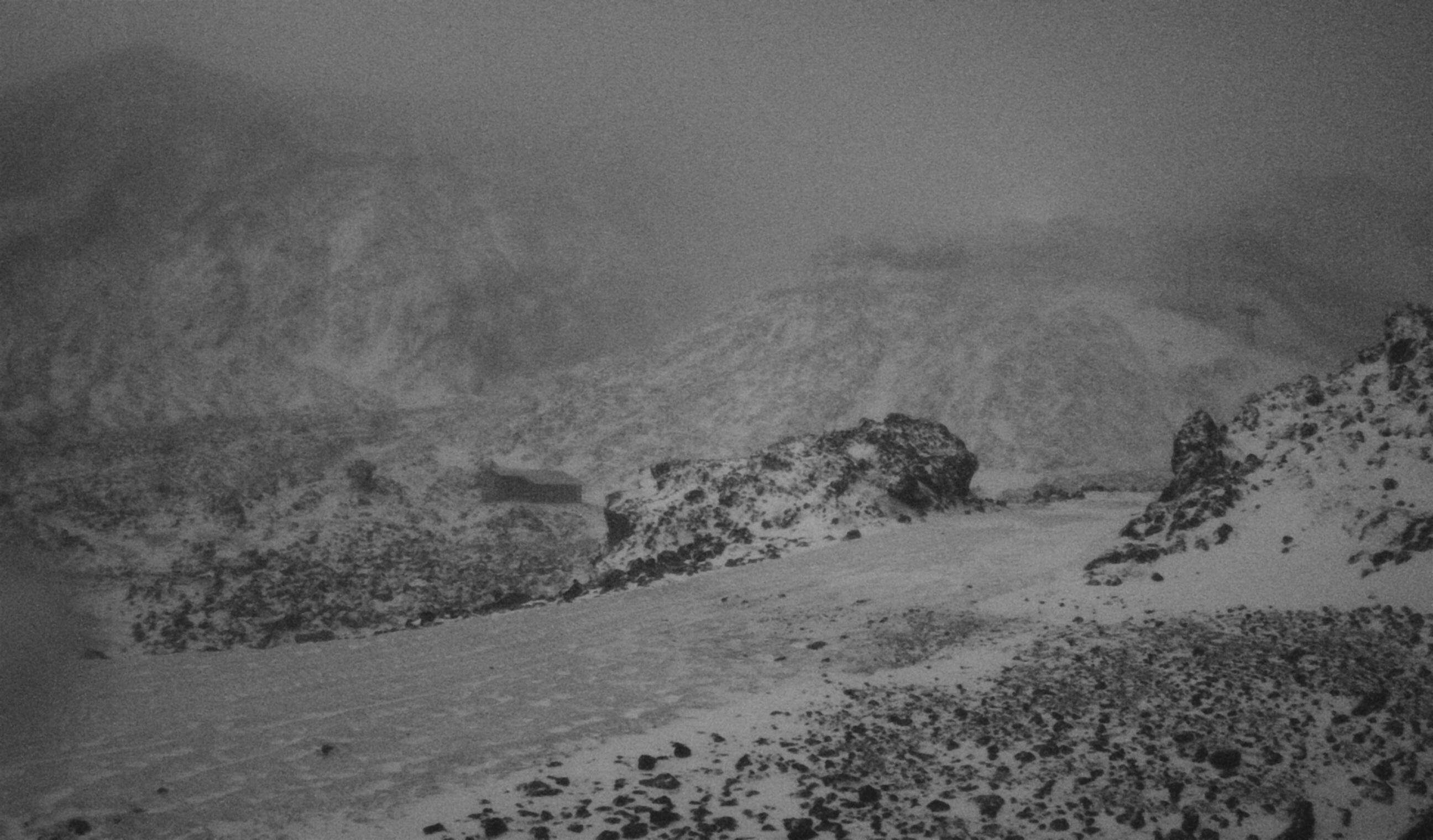 Whakapapa Staircase Slopes snow cam captured at 27 September 2026 at 11:49 pm NZDT