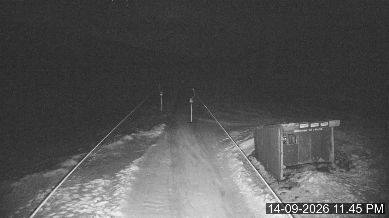 Porters Sundance snow cam captured at 14 September 2026 at 11:51 pm NZST